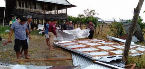 Kandang peternakan Ayam milik warga rusak di terpa Angin Puting Beliung Sabtu (2/11/2019) sekitar pukul 16.30 Wita